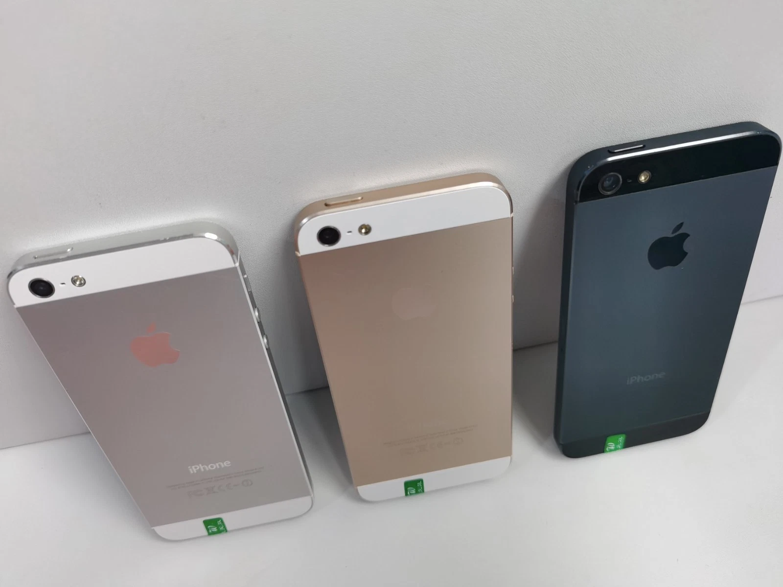 Apple iPhone 5 Black Silver Gold 16 GB 32 GB 64GB Unlocked New Battery Test